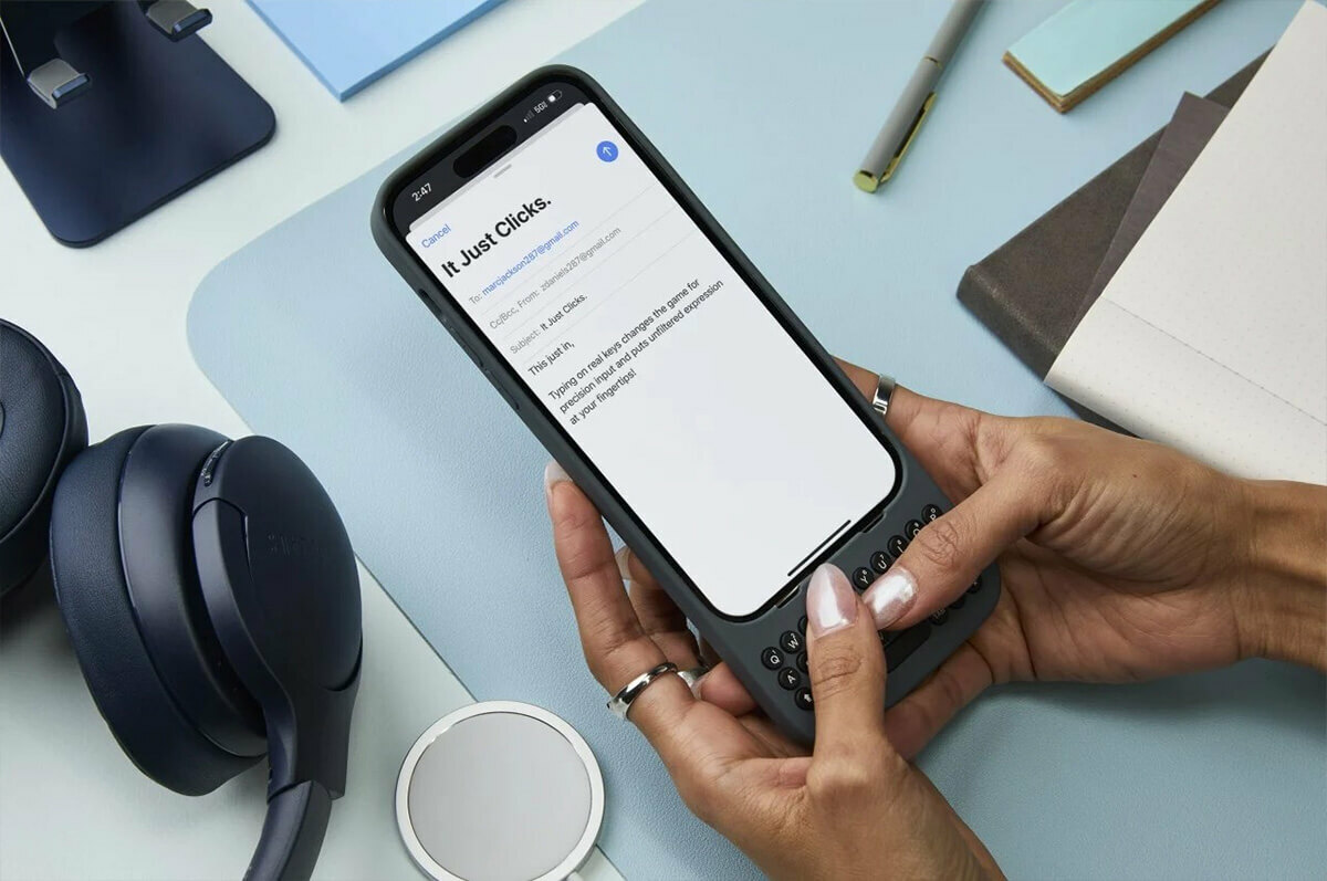 Biến iPhone của bạn thành điện thoại Blackberry với ốp lưng Clicks - Hình 3